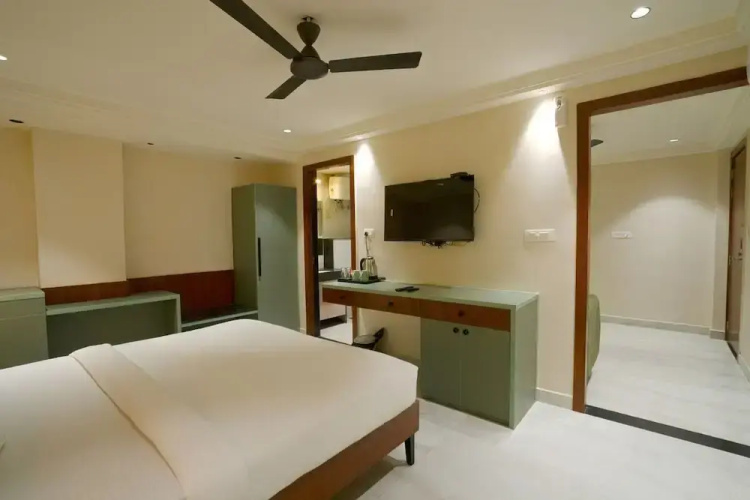 Hotel Square 36