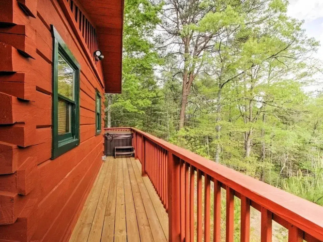Deck & Hot Tub: Log Cabin Sevierville Studio!
