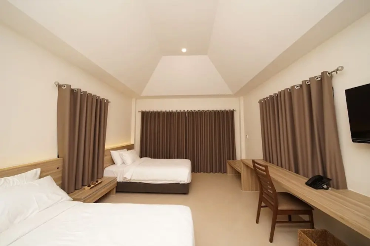 Deluxe Twin room with balcony