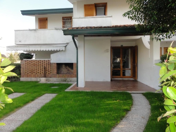 2 Bedrooms Cottage