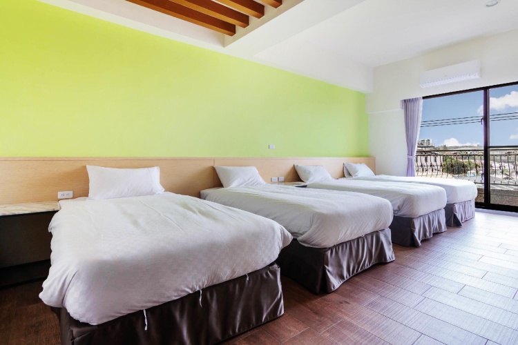 Deluxe Family room with balcony
