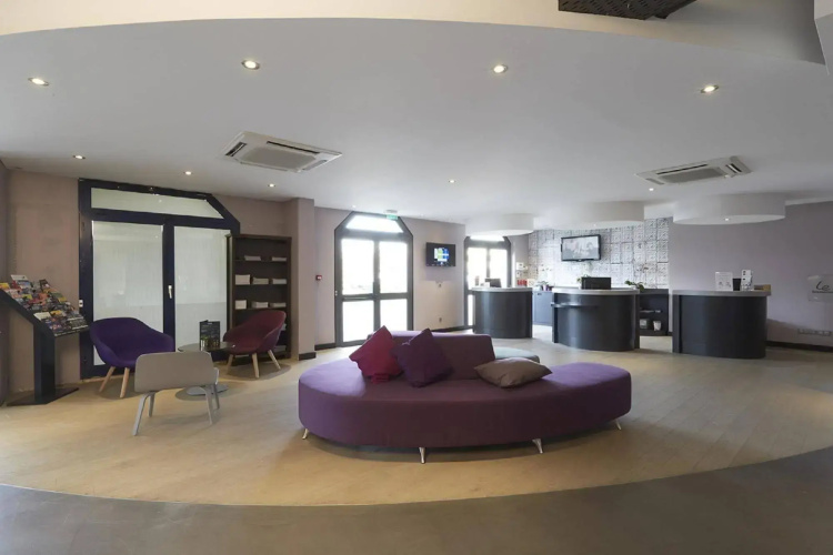 Kyriad Le Blanc Mesnil Hotel