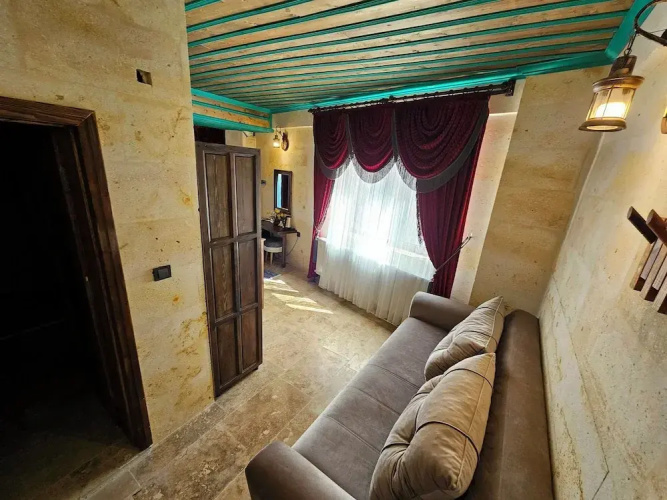 Abra Stone House