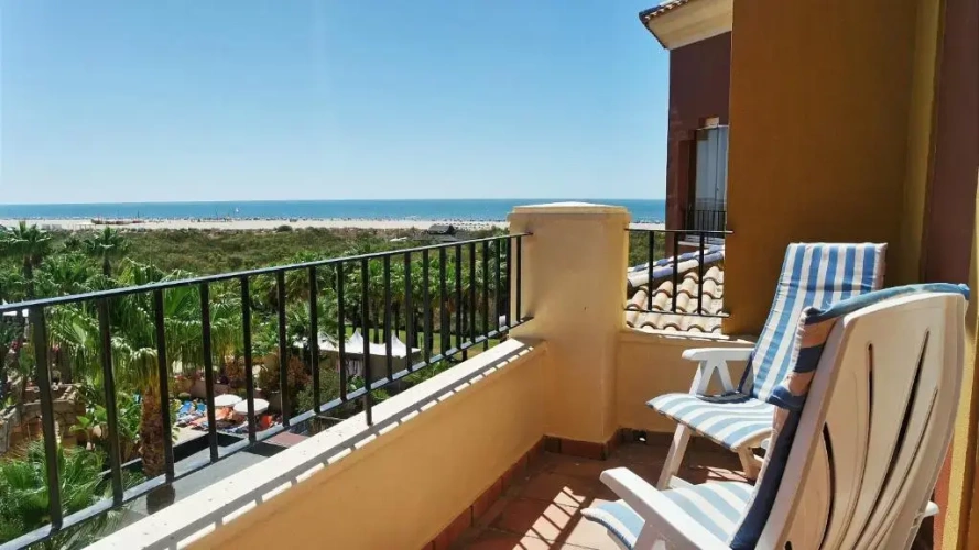 3 Bedrooms Apartment
