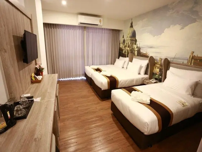 Standard Triple room