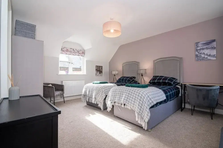 Elegant Ludlow Haven: 4Bed Ultimate Tranquility