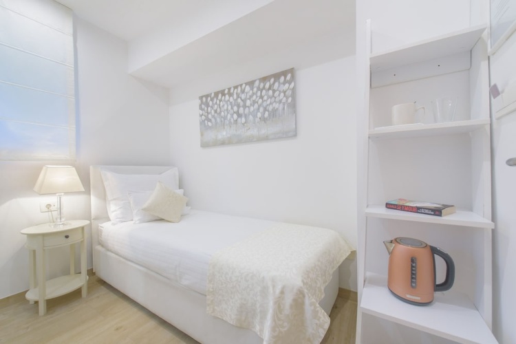 Deluxe Single room