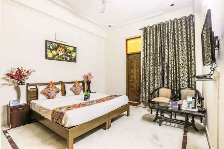 FabHotel Silver Inn