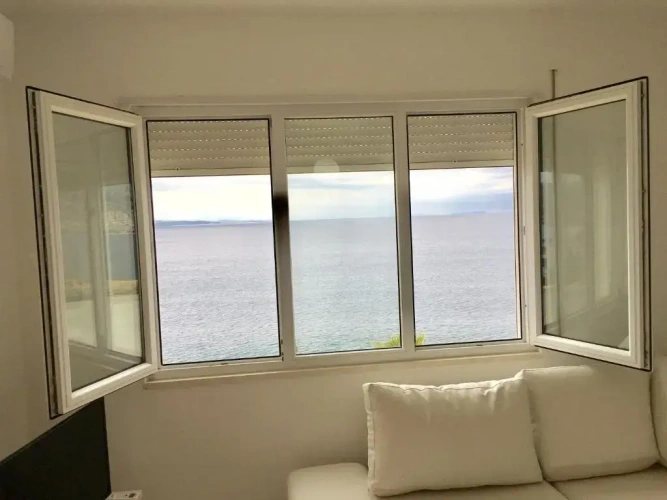 Apartment with sea view