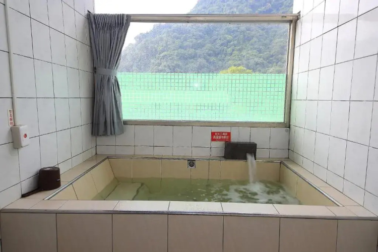 Yotai Spring Guest House