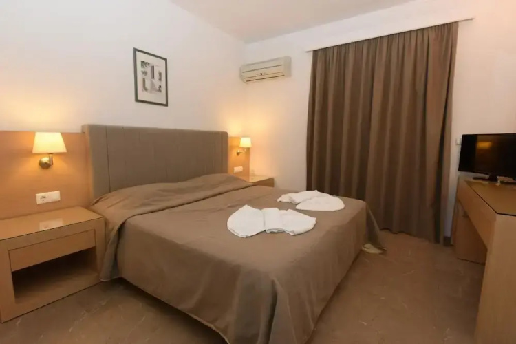 Phaistos Hotel