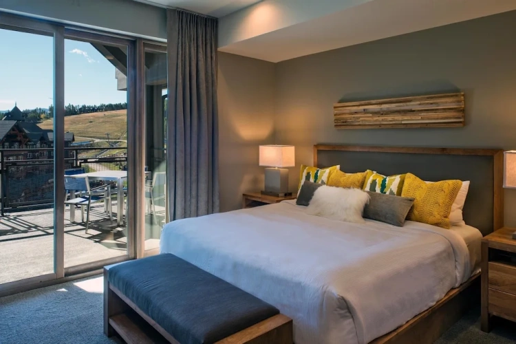 1 Bedroom Grand room with balcony