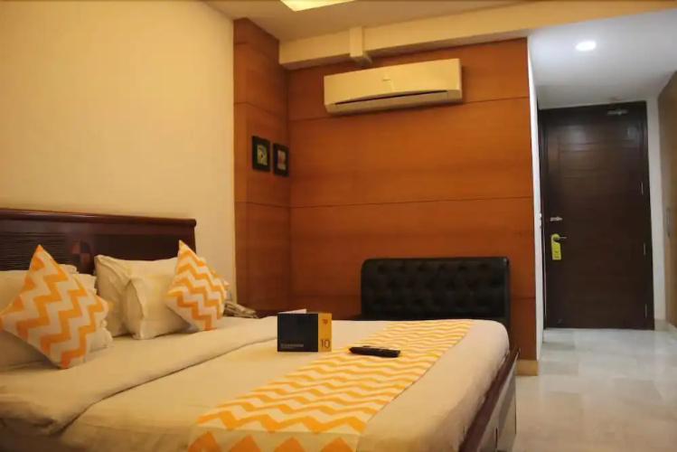 Fabhotel Lm Residency DLF Phase 2
