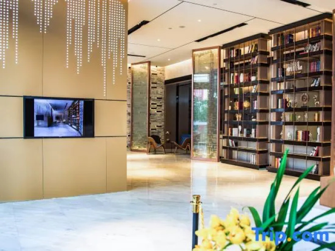 Angle Art Hotel