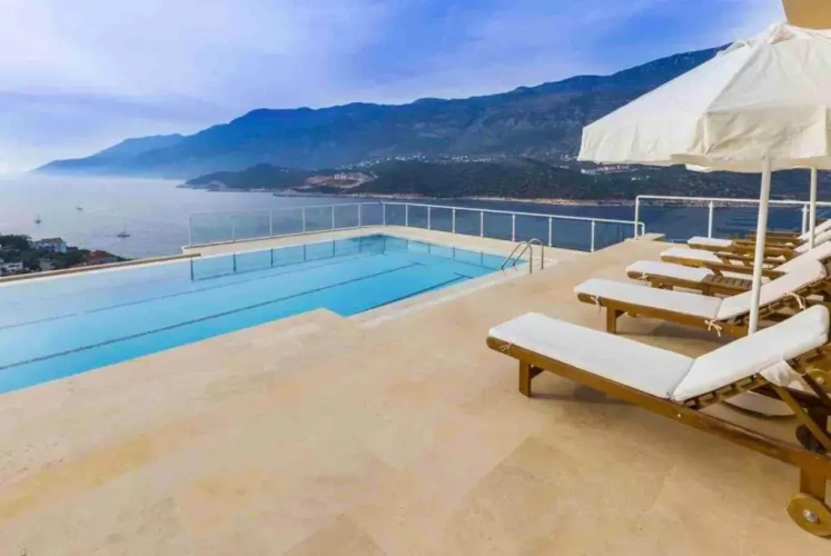 3 Bedrooms Villa