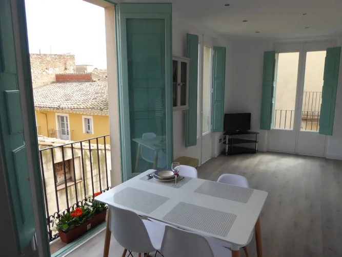1 Bedroom Apartment with balcony