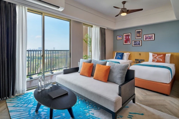 Standard Twin room with balcony