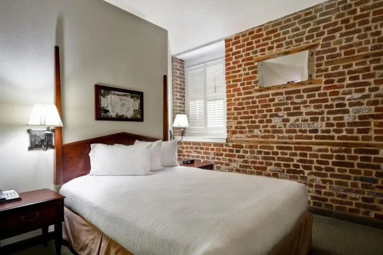 Accessible Double Suite