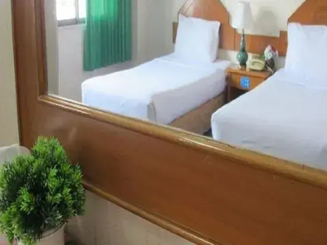 River Hotel The Budget