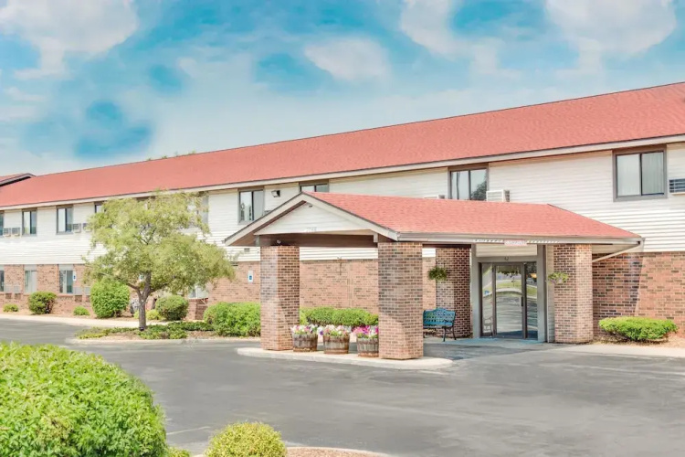 Super 8 Green Bay Airport/stadium - Green Bay, WI
