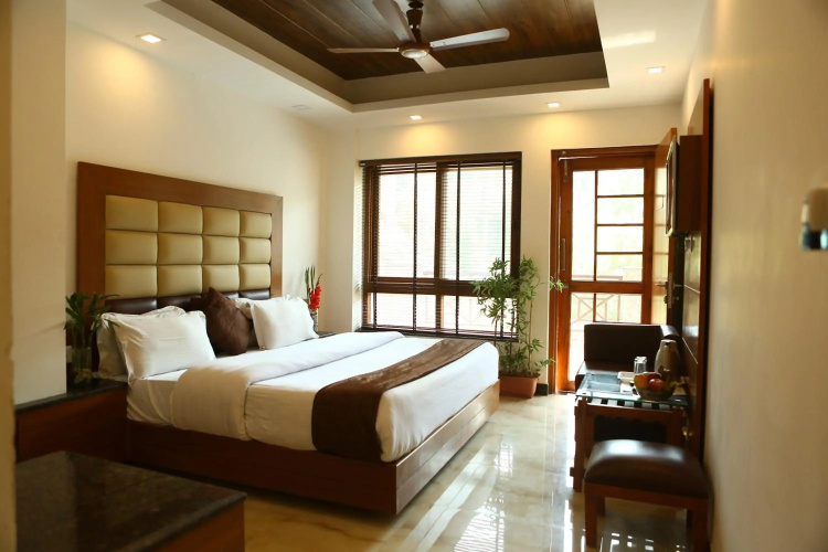 OYO Rooms Mussoorie Library