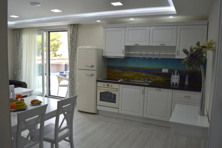 Apartments Jakov