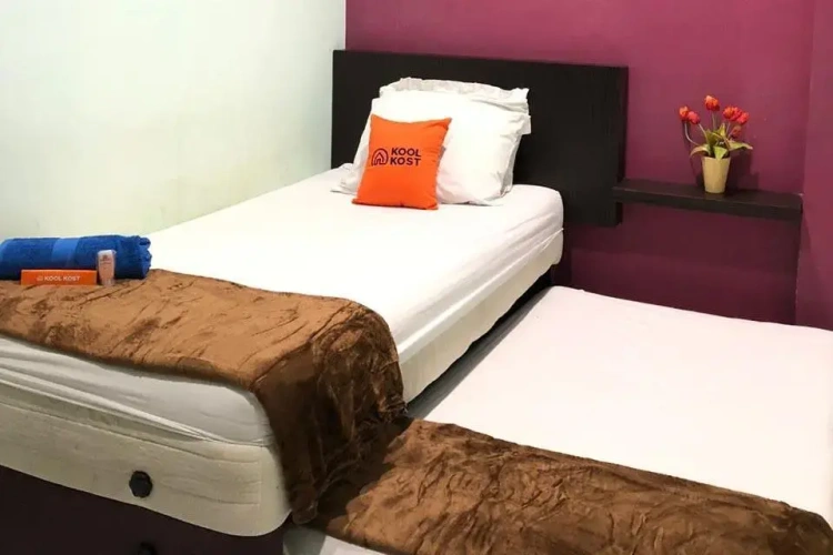 Bed in Dorm (female dorm)