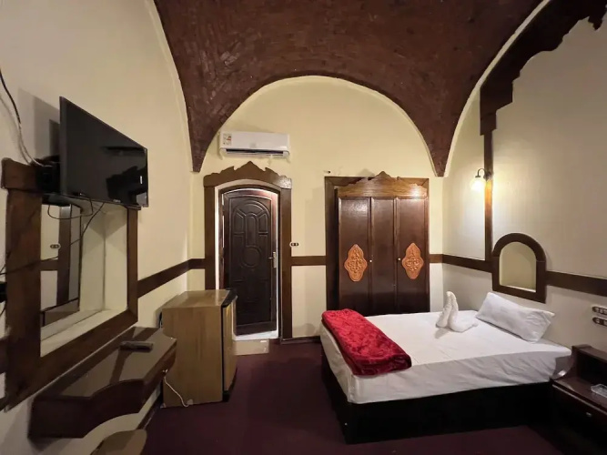 Elphardous Oasis Hotel