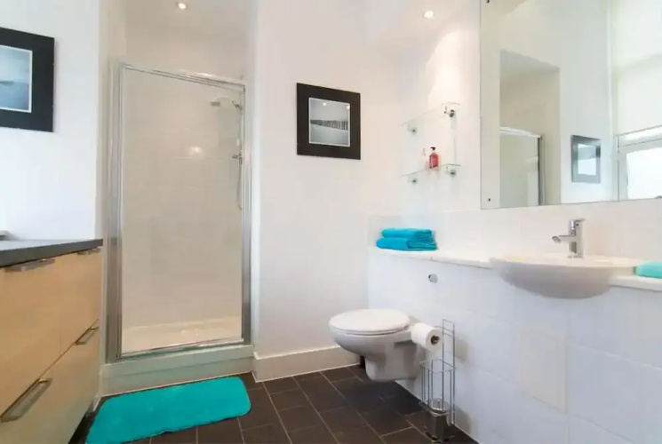 Elegant & Spacious 2 Bedroom Apt