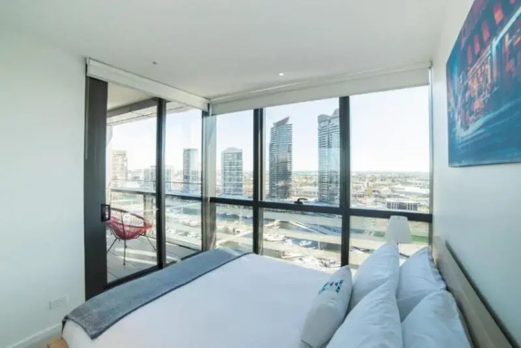 2 Bedrooms Apartment with harbour view