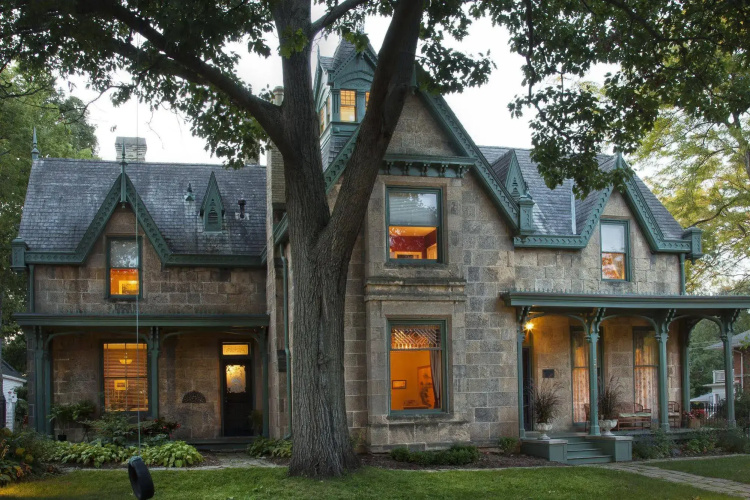 The Livingston Inn