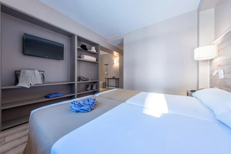 Hotel Caribou