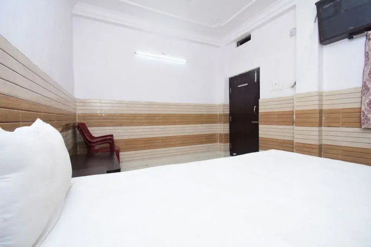 SPOT ON 44384 Hotel Amit