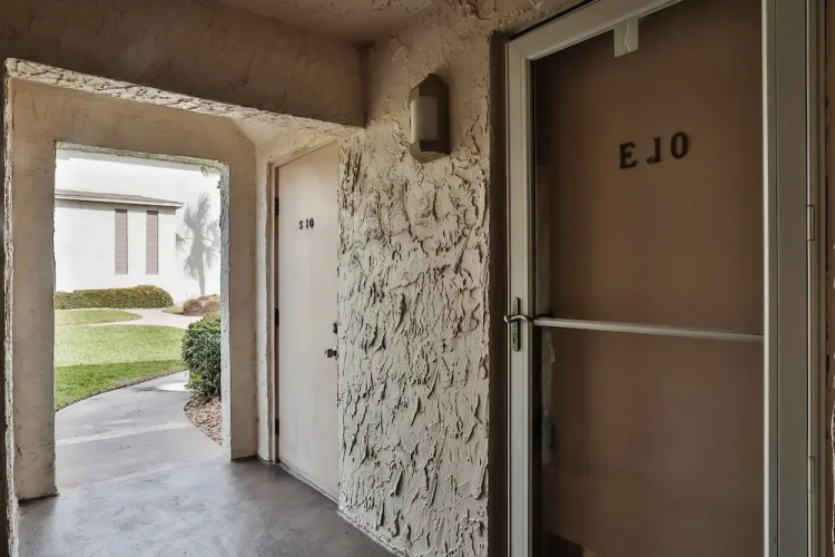 Oceanfront Townhouse With Shared Pools, Ocean View, Wifi, W/d, And Central Ac - Crescent Beach, FL