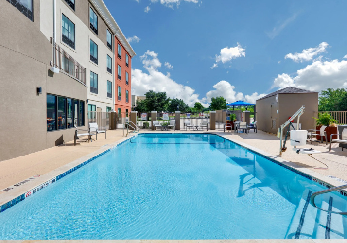 Holiday Inn Express And Suites San Antonio Nw Near photo 20