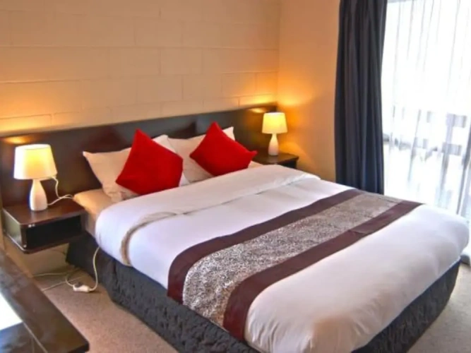 1 Bedroom Suite