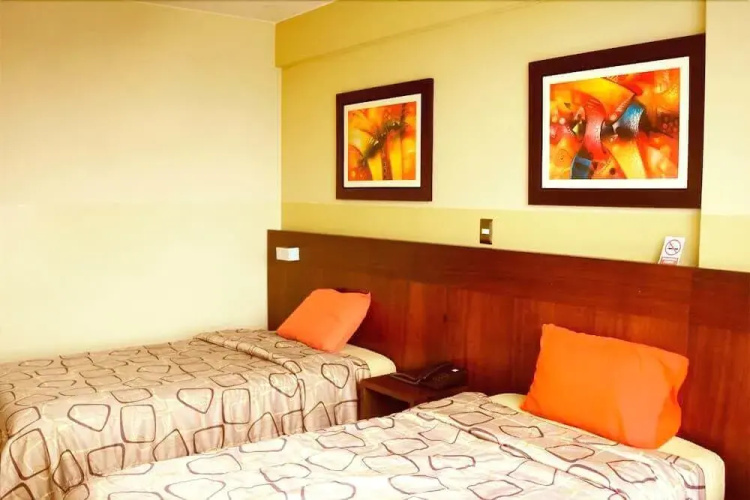 Reyna Hotel