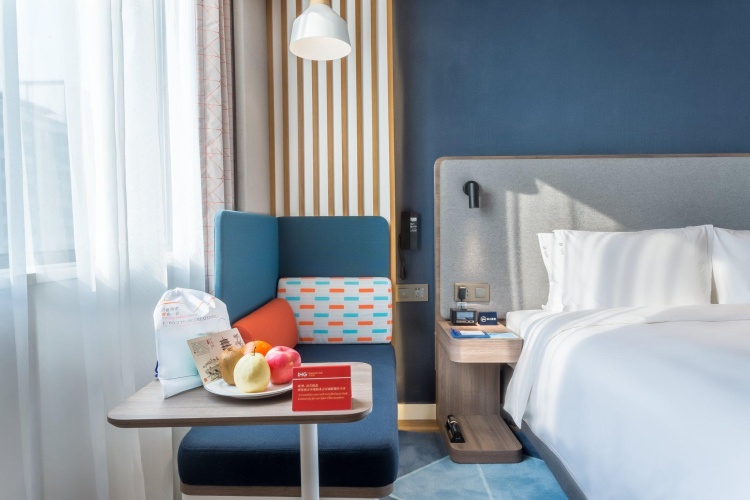 Standard Double room with city view