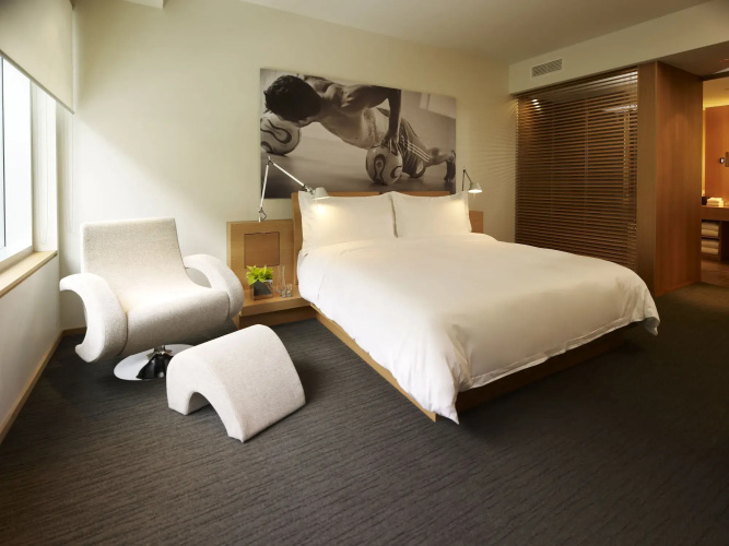 Le Germain Hotel Maple Leaf Square