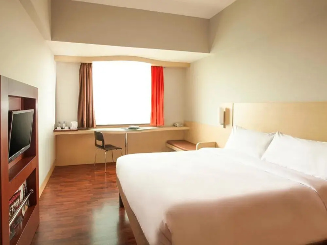 Ibis Mangga Dua & Apartments