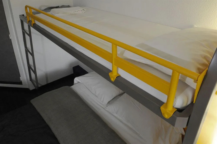 Egg Hotel Sarcelles