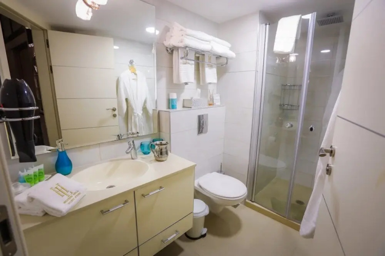 Western Wall Luxury House
