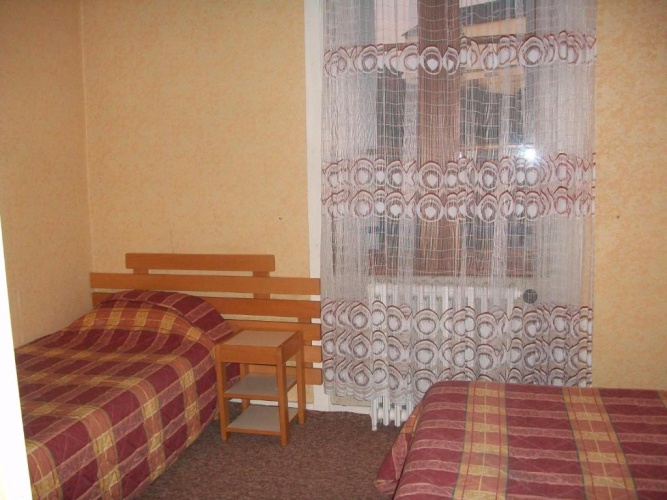 Standard Triple room