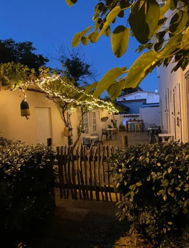 Htel Au Bon Landais