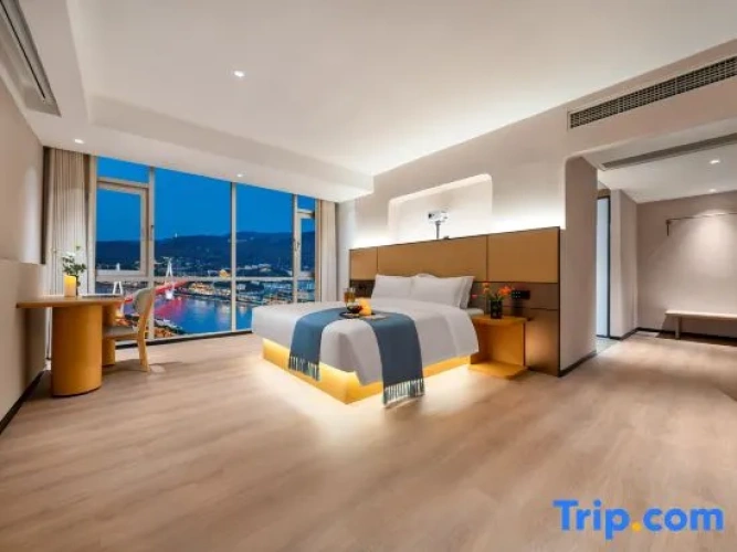 Deluxe Family Suite