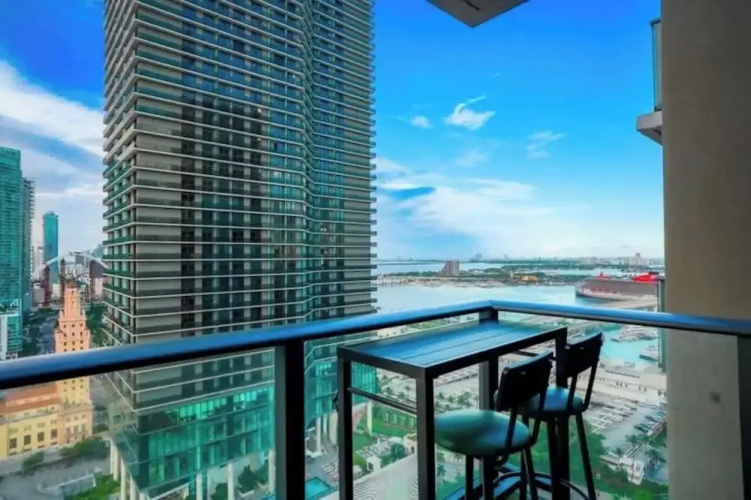 Premium Studio Near Bayside Pool Gym Views