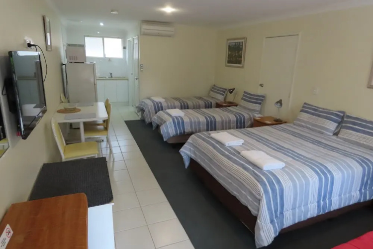 Emu Point Motel & Apartments