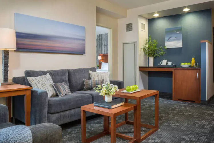 1 Bedroom Suite