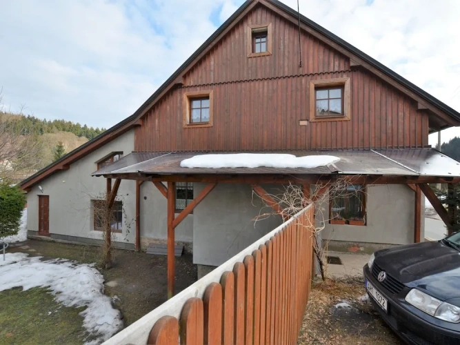 4 Bedrooms Classic Cottage