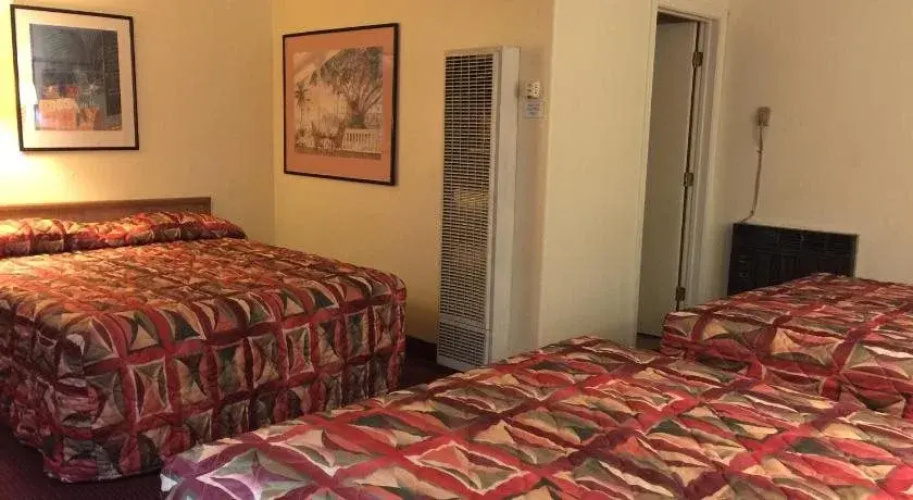 Kiva Motel